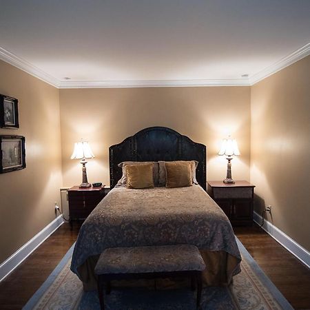 Stafford House Bed & Breakfast Феърфакс Екстериор снимка