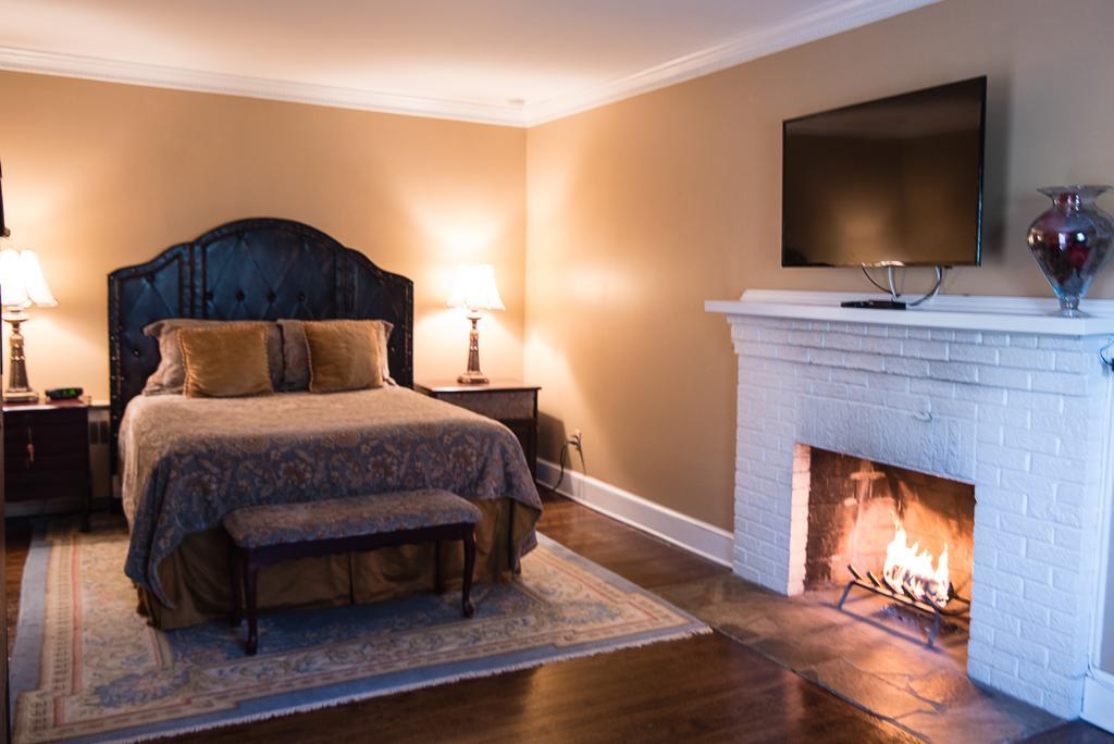 Stafford House Bed & Breakfast Феърфакс Екстериор снимка