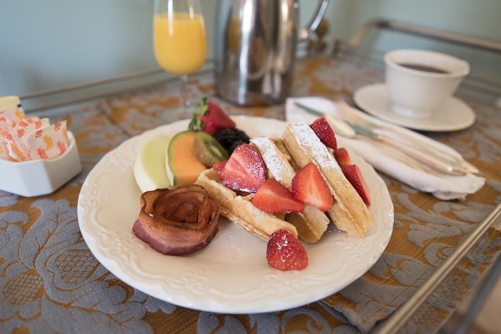 Stafford House Bed & Breakfast Феърфакс Екстериор снимка