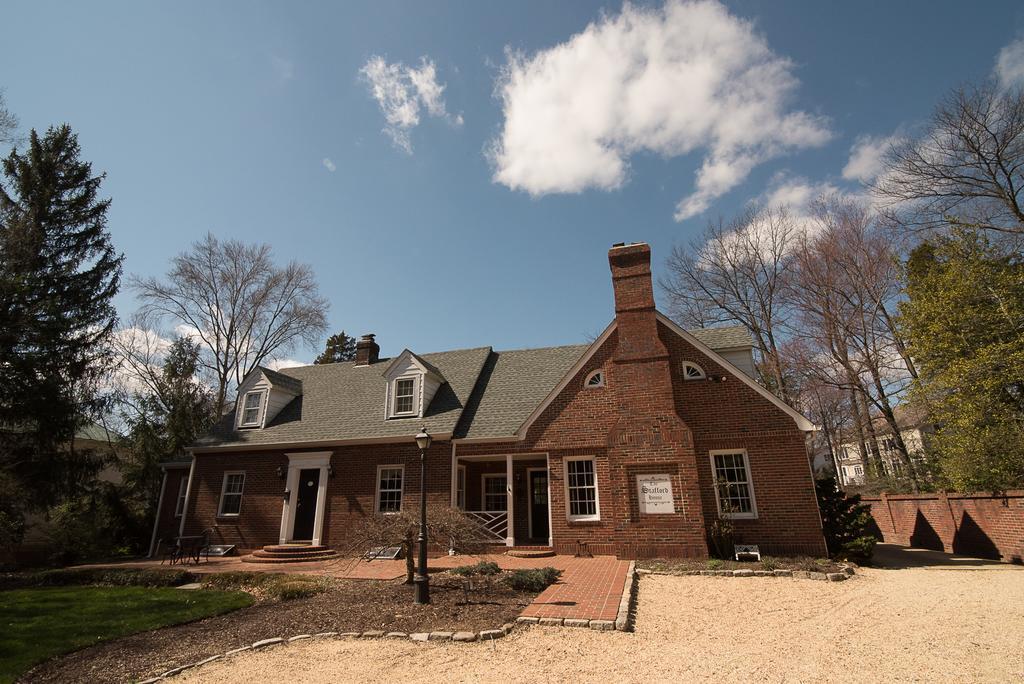 Stafford House Bed & Breakfast Феърфакс Екстериор снимка