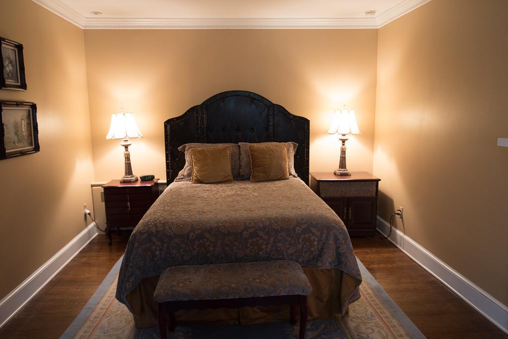 Stafford House Bed & Breakfast Феърфакс Екстериор снимка